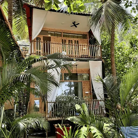 Secret Garden Apartment